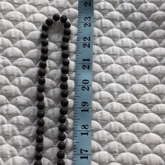 Beaded necklace with tassel - Picture 4 of 5